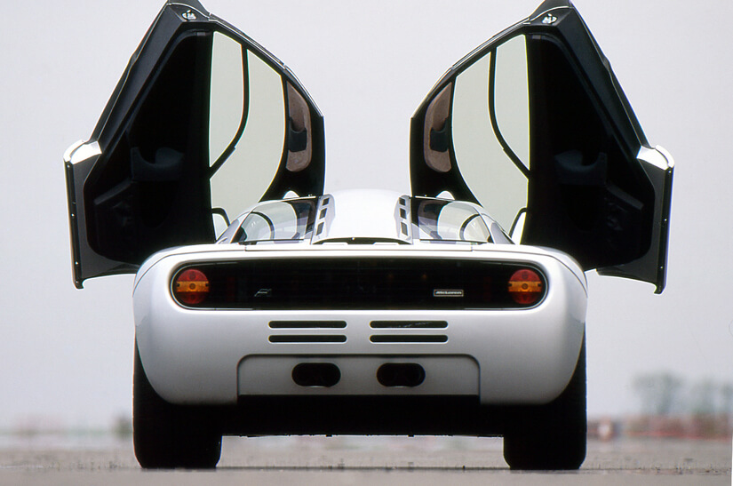 McLaren F1 trasera abierta