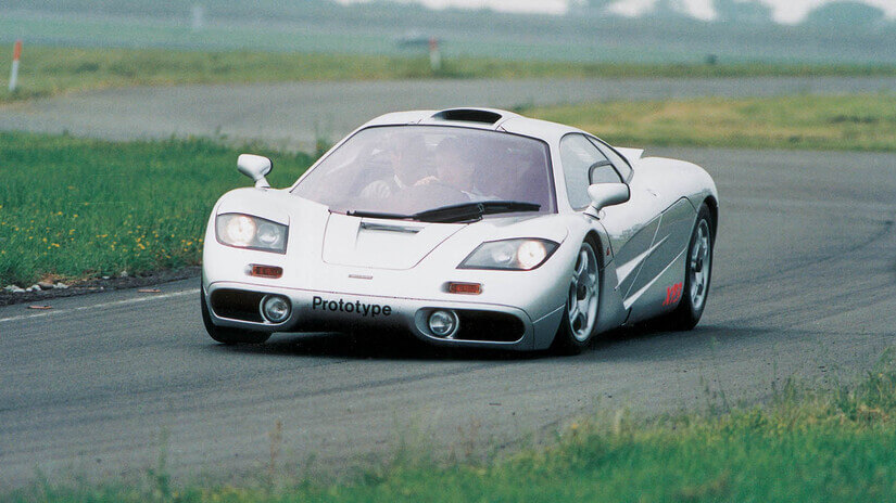 McLaren F1 en curva