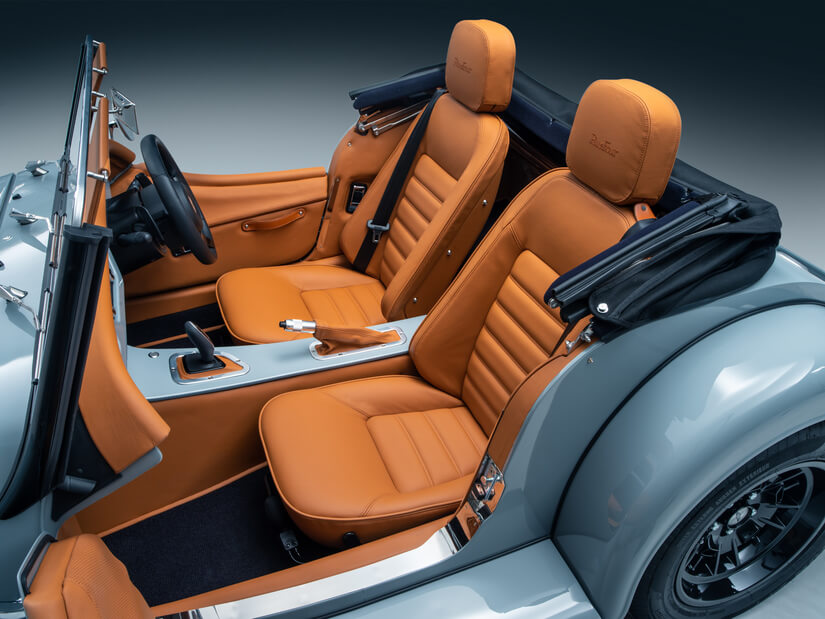 Morgan Plus Four y Plus Six interior