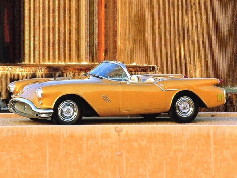 Oldsmobile F-88 de lado