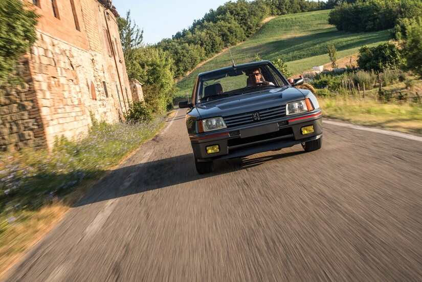 Peugeot 205 T16 frente