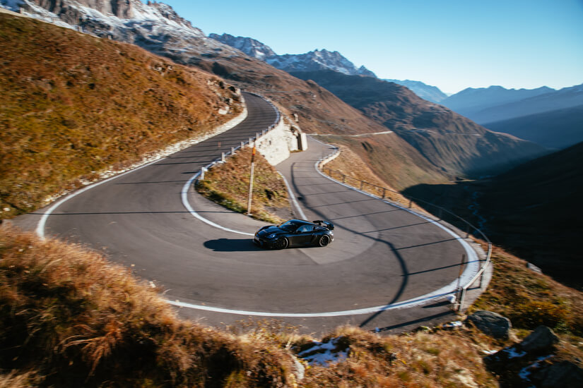 Porsche 718 Cayman GT4 RS vuelta
