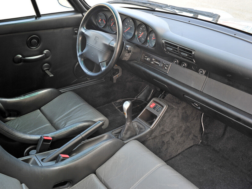 PORSCHE 911 GT2 INTERIOR