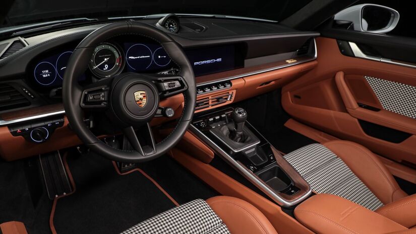 Porsche 911 Sport Classic interior