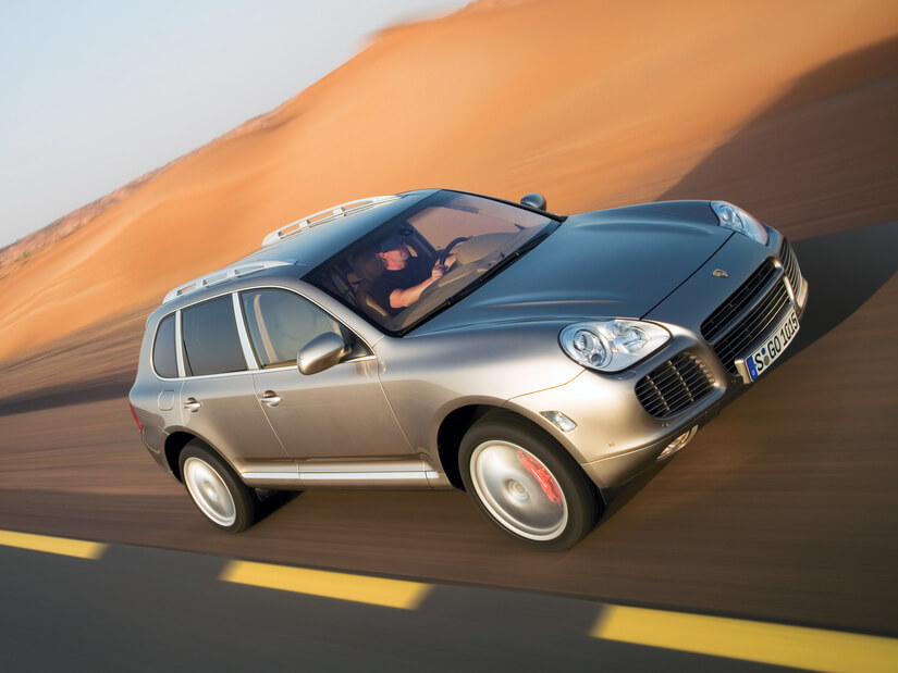 Porsche Cayenne lado