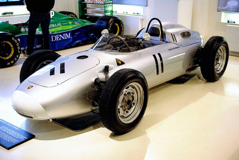 PORSCHE F1 718-2