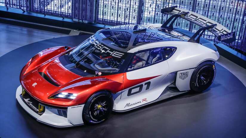 PORSCHE MISSION R EXPOSICION