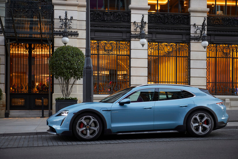 Porsche Taycan Cross Turismo lateral