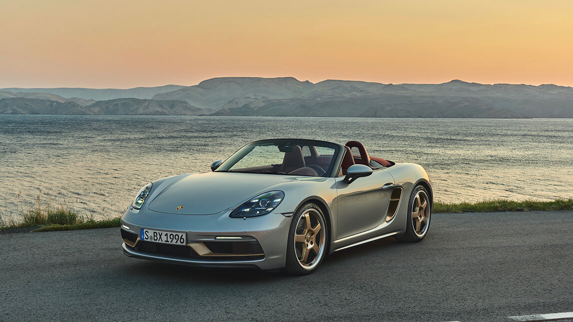 Porsche Boxster 25 Aniversario con mar