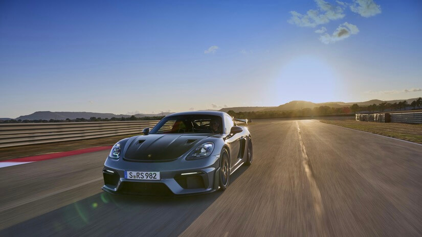 Porsche 718 Cayman GT4 RS morro