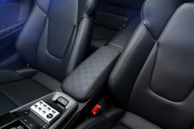 Porsche 911 Targa 4 Tech Art consola