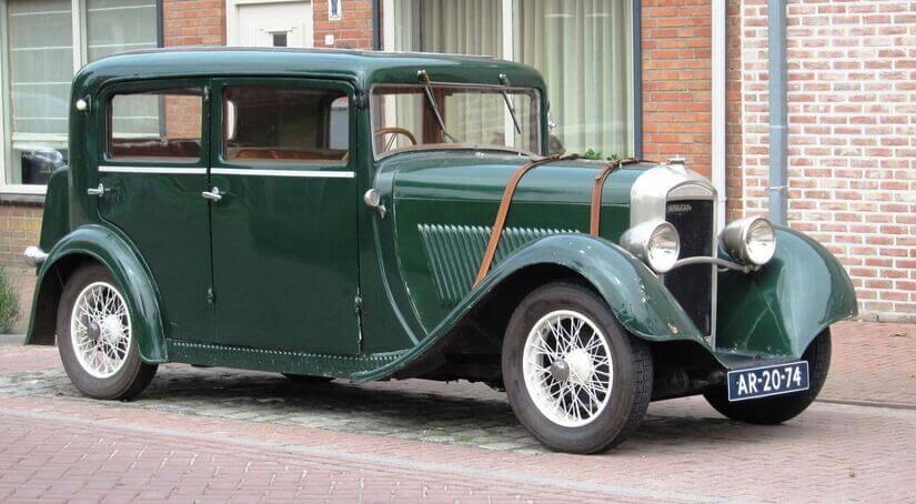 Retromovil centenario Amilcar en verde