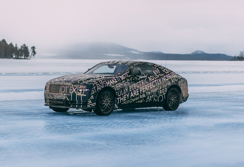 Rolls Royce Spectre lado