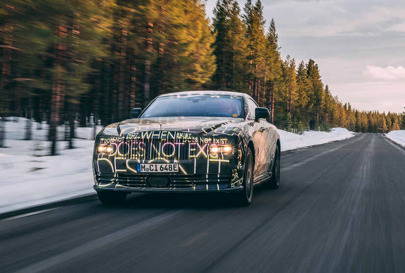 Rolls Royce Spectre morro