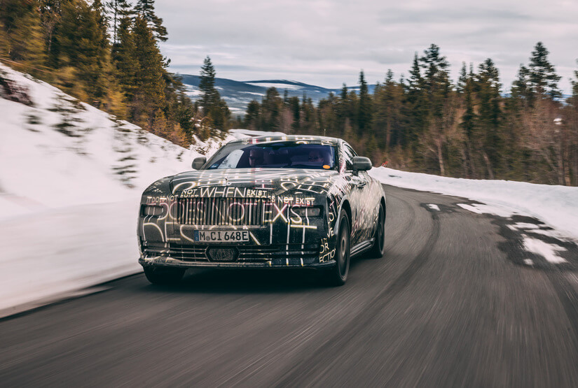 Rolls Royce Spectre frente