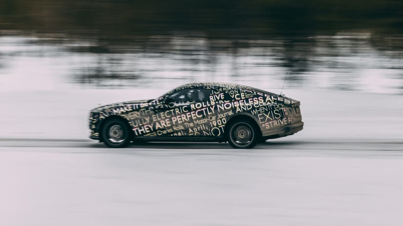 Rolls Royce Spectre lado