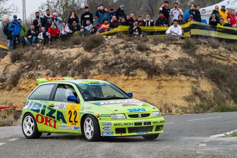 Seat Ibiza Kit Car con publico
