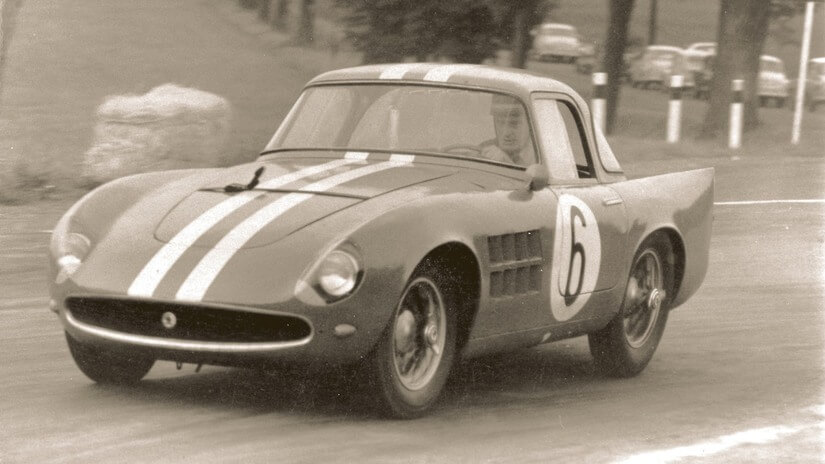 Škoda 110 OHC blanco y negro