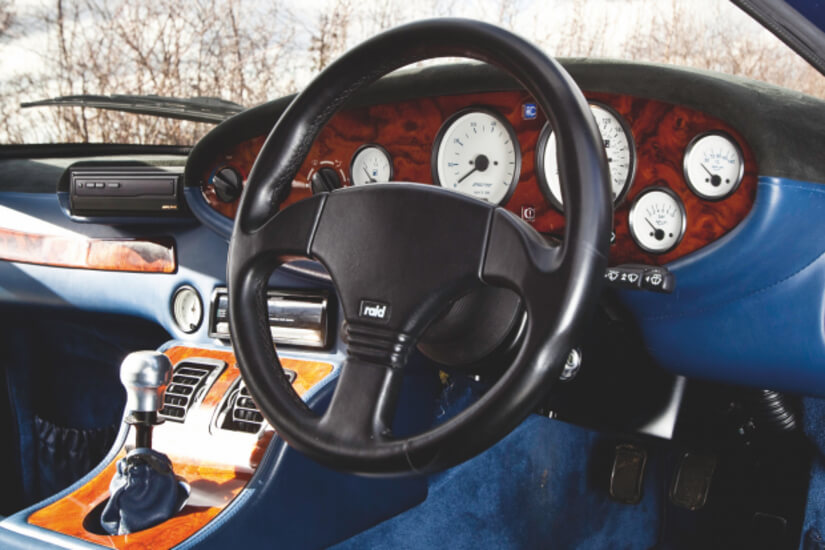 Spectre R42 interior