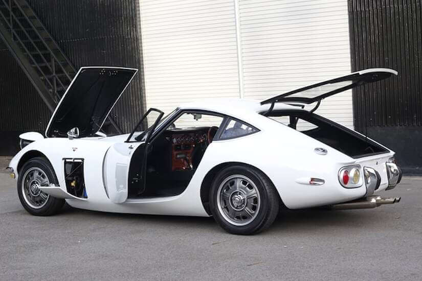 Toyota 2000 GT abiertas
