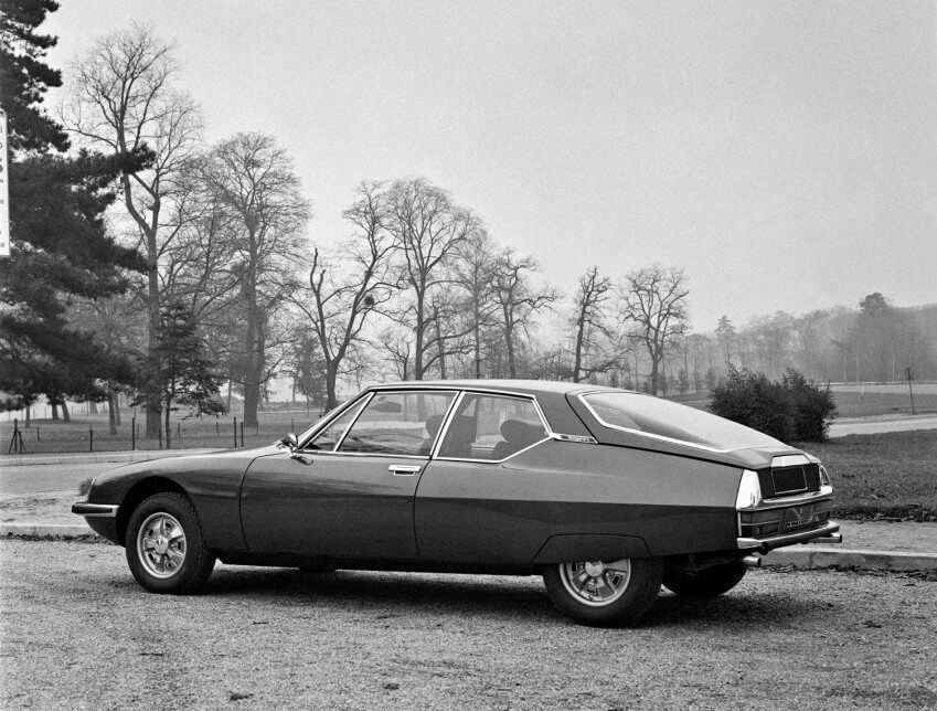 Vista lateral Citroën SM