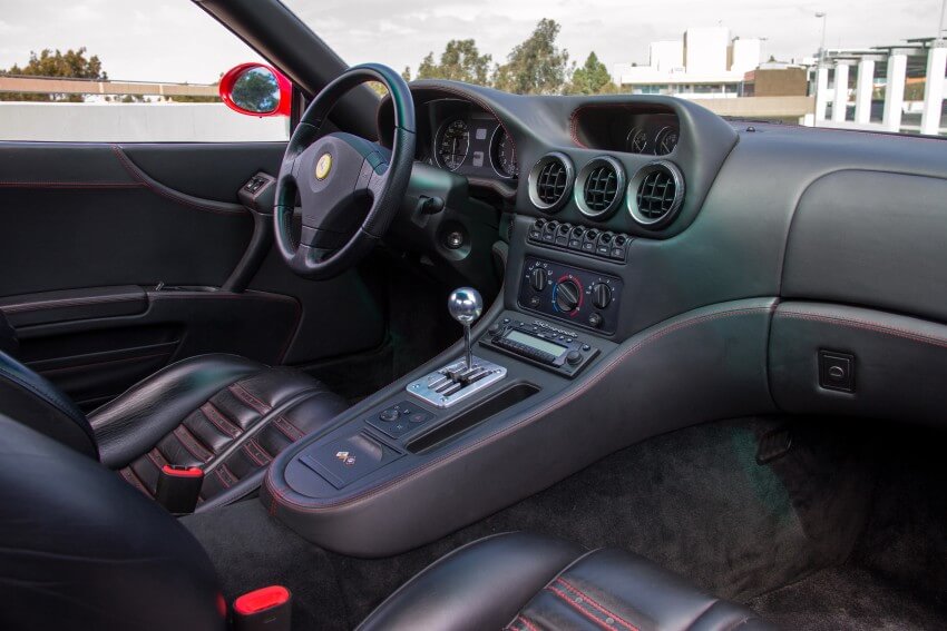 interior ferrari_550_maranello
