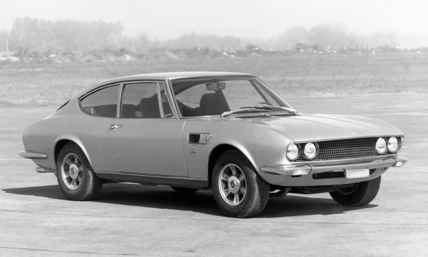 Tres cuartos delantero del Fiat Dino Coupé