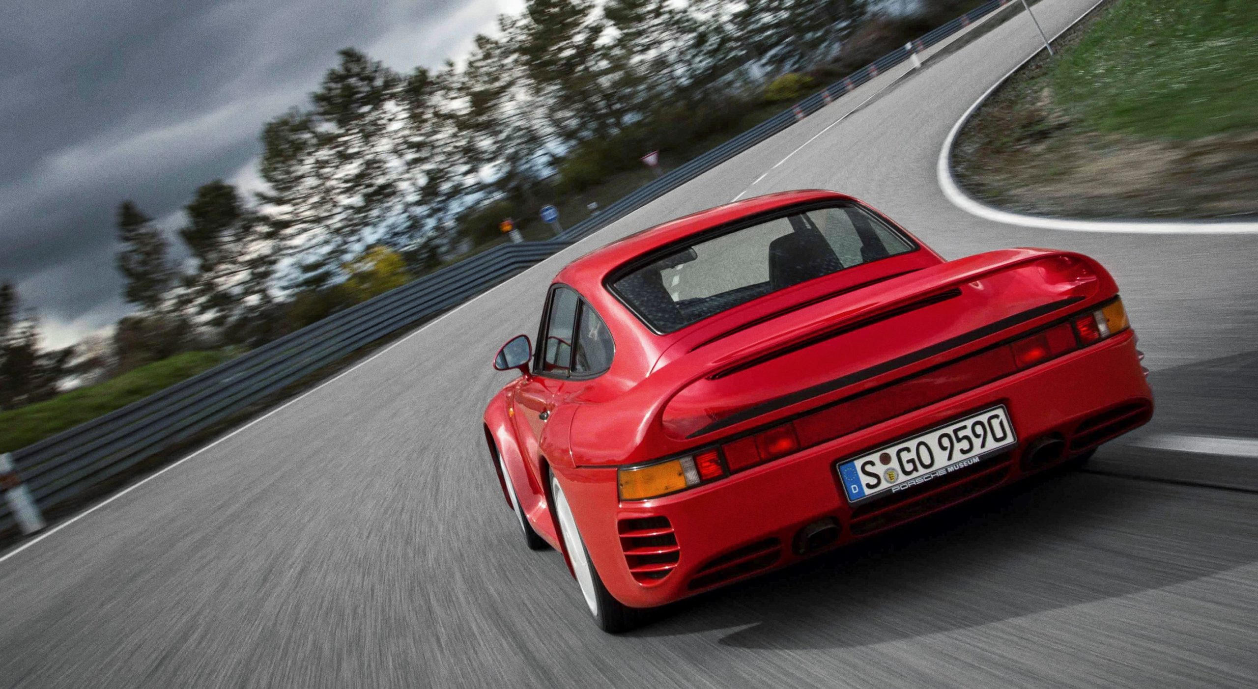 La parte posterior del Porsche 959 es impactante